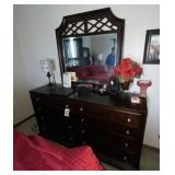 8-Drawer Dresser w/Miror 68"L x 18"W x 38"H