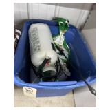 Hand Sprayer w/Fertilizer in Plastic Bin