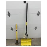 2 Pcs - Clamshell Yard Tool & Mallet