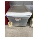 Watering Can - Knee Pads in Plastic Bin w/Lid