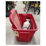 Garden Sprayer w/Plastic Tote w/Lid