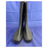 Pair Sz 8 Rubber Boots