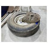 Tire L78/15 w/Rim - Cast Iron Grate