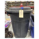Plastic Tash Can w/Lid