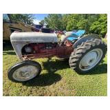 Ford 8N Tractor - Runs