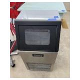 AG Lucky Ice Maker