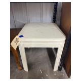 Wood End Table 22"L x 19"W x 20"H