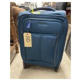 Ricardo Cloth Suitcase