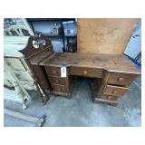 7-Drawer Dresser 46"L x 18"W x 30"H w/Mirror