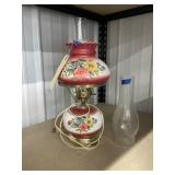 Elec Hurricane Lamp & Extra Chimney