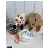 Basket of Assorted Dï¿½cor - Metal Apple - Dolls