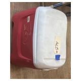 Igloo Insulated Ice Chest w/Assorted Cleaners