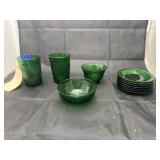 11 Pcs - Anchor Hocking Green Plates - Bowls