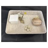 Victorian Bag - Fashion Necklace - Jewelry on Tray