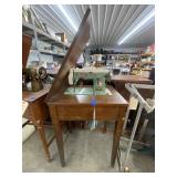 Fiati Sewing Machine model 73 in Cabinet