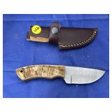 Damascus Steel Fixed Blade Knife in Sheath