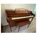 Story & Clark Piano w/Bench