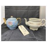 Teapot w/broken Lid - & Blue Teapot