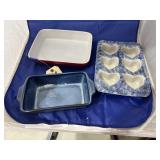 Bread Pan - Ceramic Heart Shaped Muffin Pan