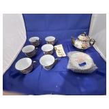 Gold toned Teapot & Cups - Matching Set