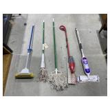 5 Pcs - Assorted Floor Mops