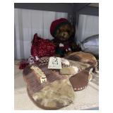 Pile of Assorted Holiday Dï¿½cor