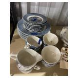 26 Pcs - Unbranded Blue Willow Teacups - Plates