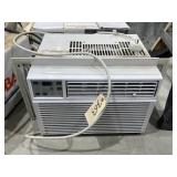 GE Window Air Conditioner w/Expanding Sides