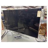 Samsung Flat Screen TV w/Remote 55"