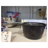 Cast Iron Pot w/Fry Basket