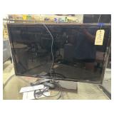 Samsung Flat Screen TV w/Remote 42"