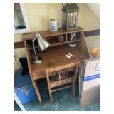 Small Desk w/Vintage Chair 30"L x 20"W x 41"H