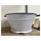 Granite White/Blue Trimmed Tub 18"Dia