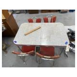 Vintage Kitchen Table w/4 Chairs