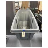 Rubbermaid Plastic Wheeled Cart/Bin