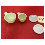 2 Glass Measuring Cups & 2 Coasters