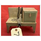 Vintage Metal Kingston Model 4-2X Mini Stove