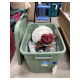 Holiday Dï¿½cor in Plastic Bin w/Lid