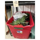 Holiday Dï¿½cor in Plastic Bin w/Lid