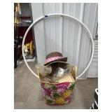 Hula Hoop - Straw Hats - Aquarium Gravel