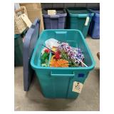 Holiday Dï¿½cor - Afghan & More in Plastic Bin