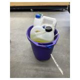 Mop Bucket w/Prestone Deicer & Roundup