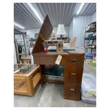 Singer Sewing Machine 401A in Cabinet