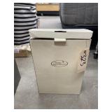 Danbury Anniv Clock Battery Op in box