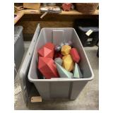 Geometric Dï¿½cor in Plastic Bin w/Lid