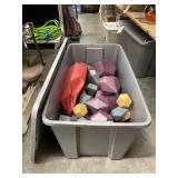 Geometric Dï¿½cor in Plastic Bin w/Lid
