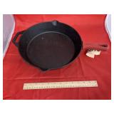 Cuisinel Cast Iron Skillet w/Silicone Handle Cover