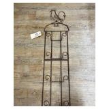 Collapsible Wall Mounted Plate Hanger
