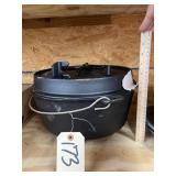 Camp Chef Cast Iron Roasting Pot & Lid 14"x7"