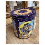 Halloween Tin w/Some Dï¿½cor